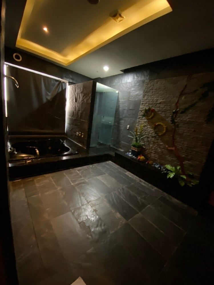 Deluxe Quadruple Room - Photo 6