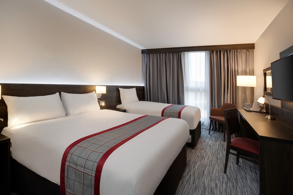 Room, Multiple Beds, Non Smoking - Photo 2