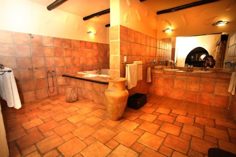Family Room (wheelchair friendly) photo 3