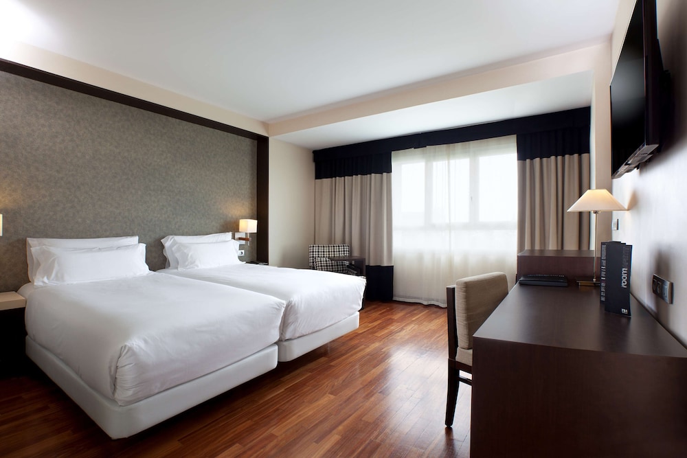 Standard Room (View, Extra Bed 3 Adults)