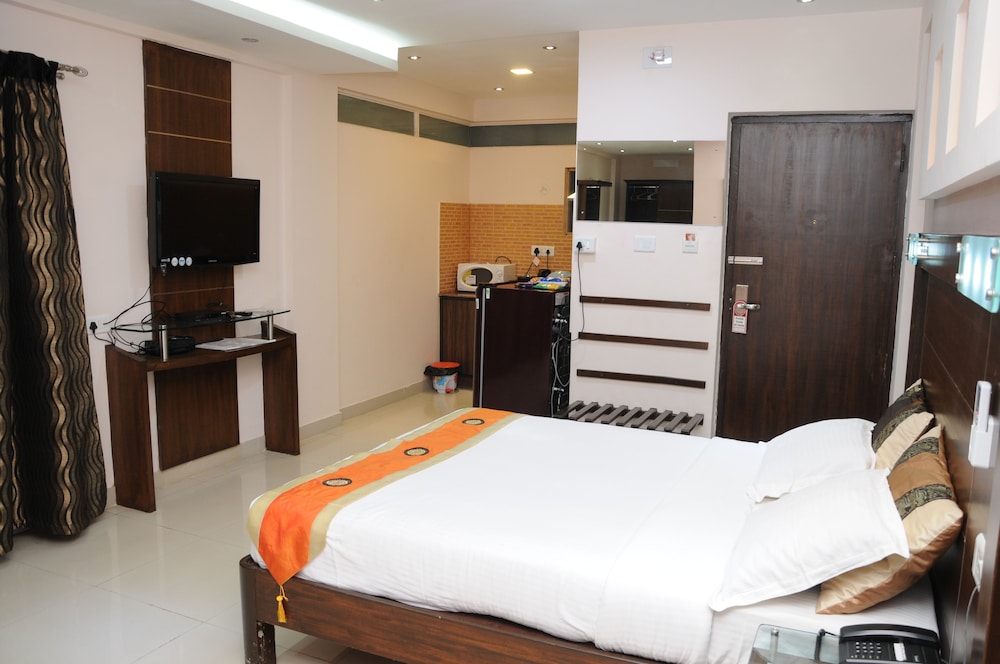 Deluxe Studio Suite, 1 Queen Bed, Accessible, Kitchenette photo 3