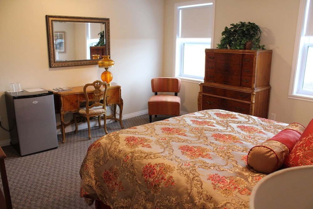 Superior Room, 1 Queen Bed photo 1