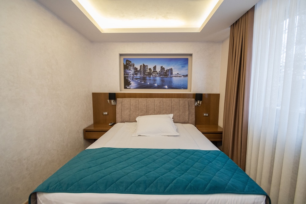 Superior Room, 1 King Bed - Photo 2