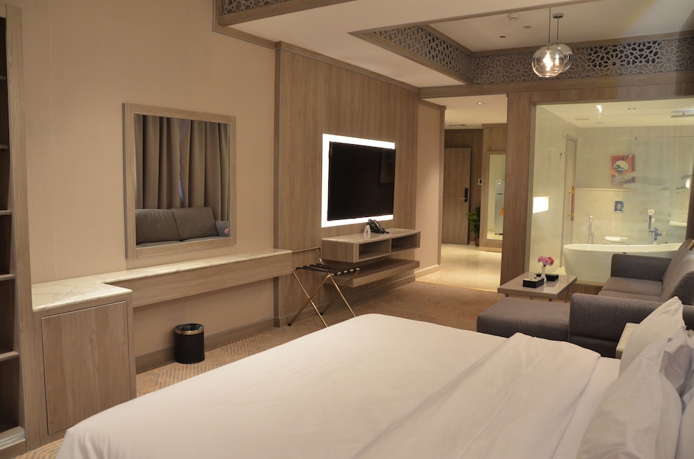 Deluxe Studio Suite photo 3