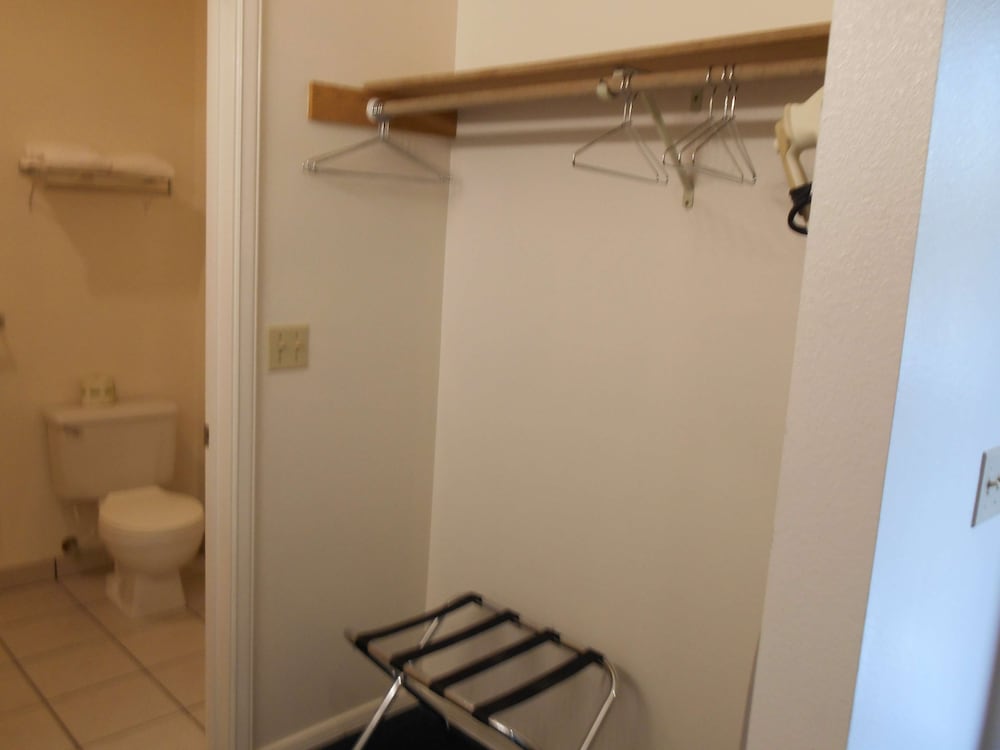 Premium Room, 1 King Bed, Non Smoking photo 2