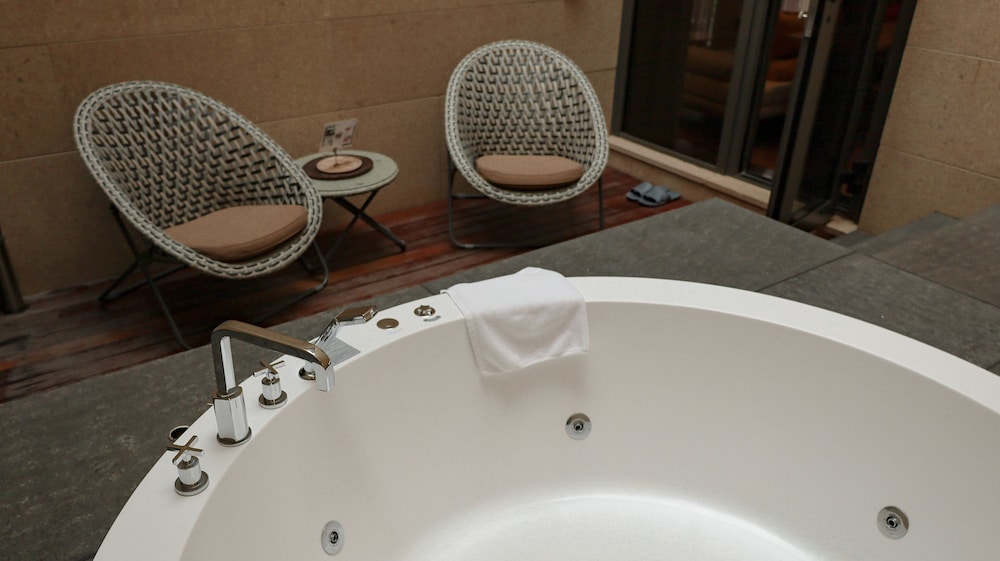 Royal Suite - Photo 6