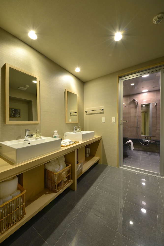 Modern Japanese Style Room, Ren photo 3
