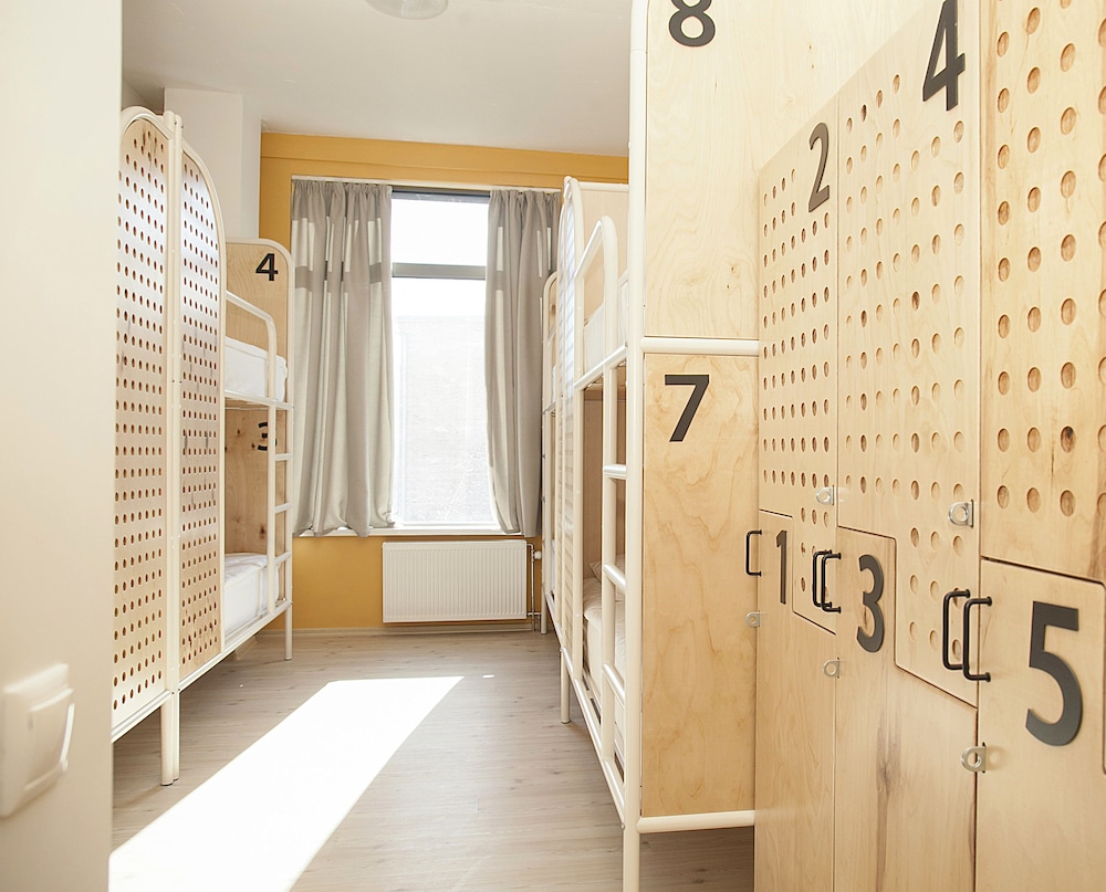 Shared Dormitory, Women only, Private Bathroom (8 beds) photo 3