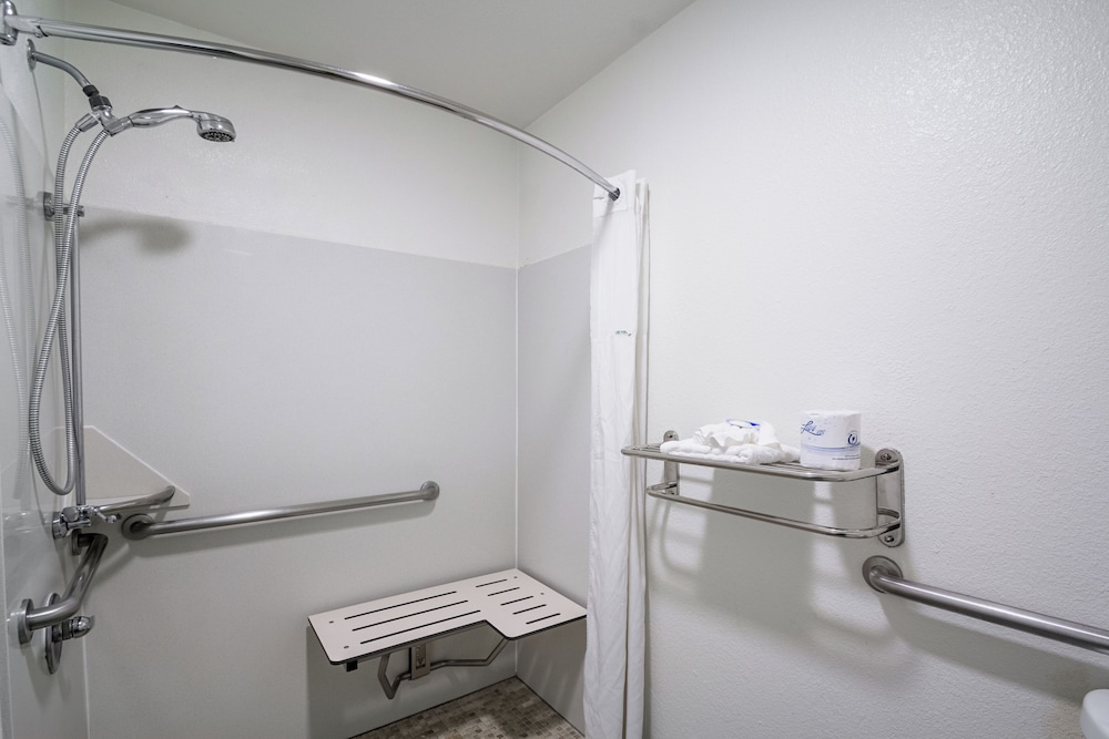 Signature Room, 1 King Bed, Mobility Accessible, Non Smoking - Photo 9