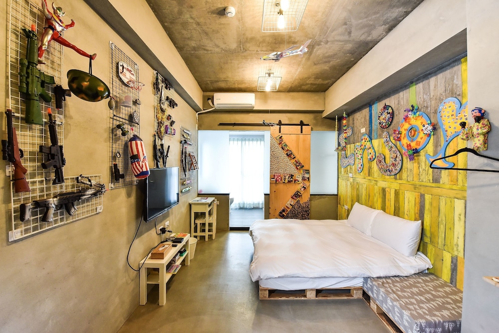 Economic Double Room (with balcony) photo 2