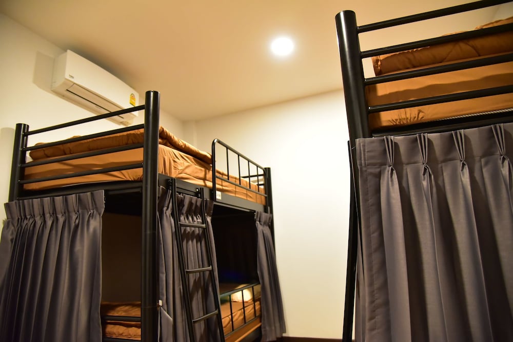 Shared Dormitory, Women only photo 3