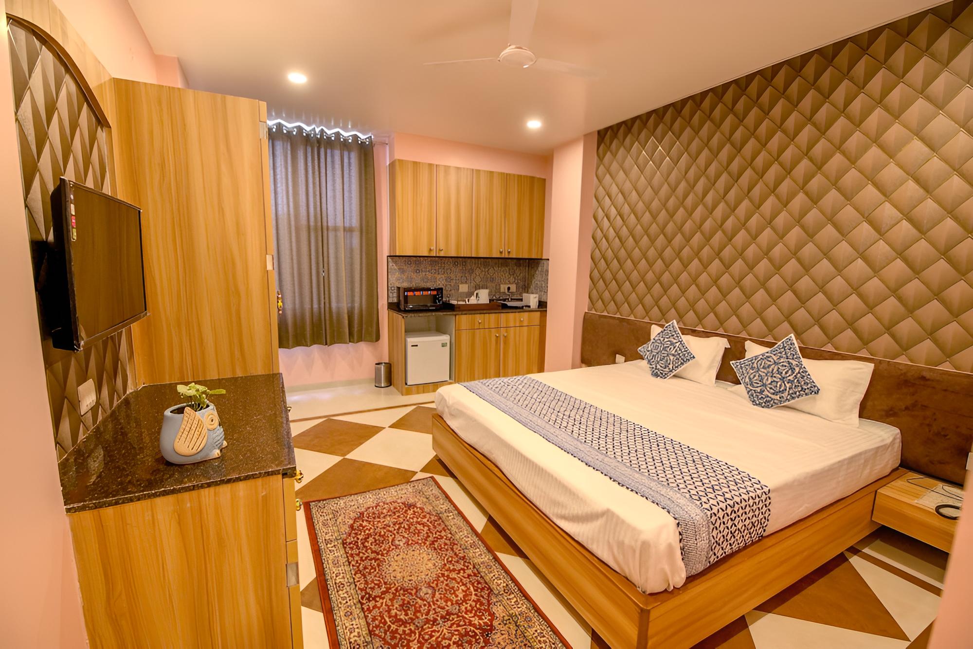 Deluxe Room with Balcony. - Photo 1