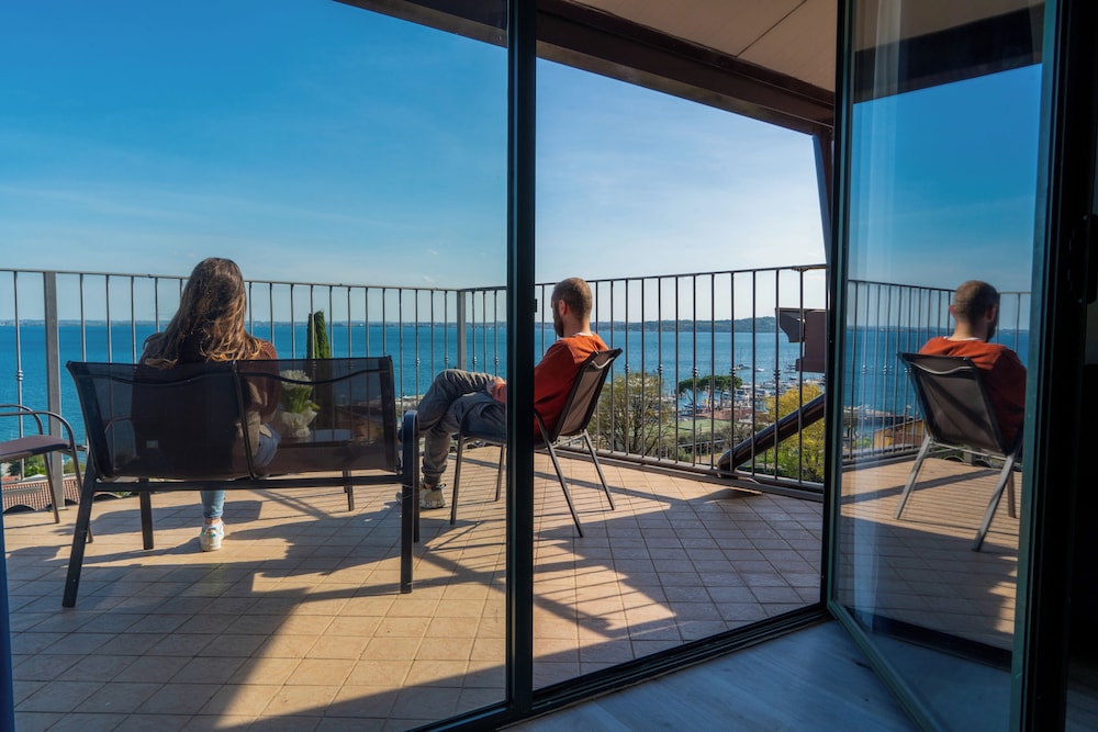 Panoramic Room, Lake View photo 2