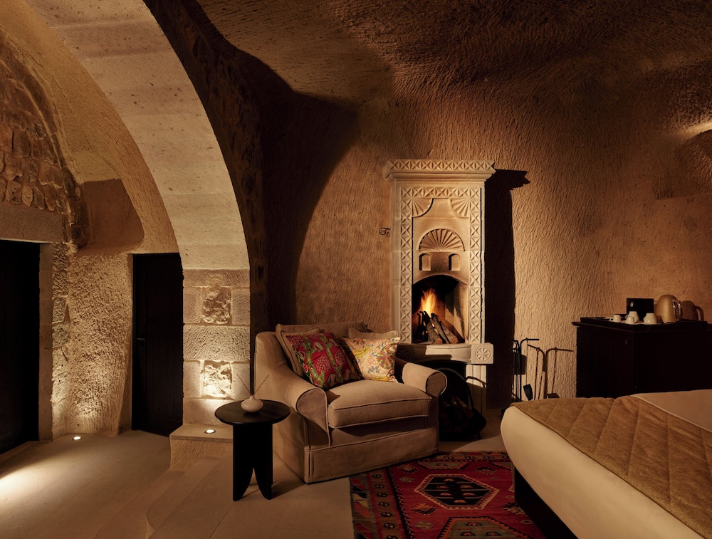 Deluxe Room - Photo 2