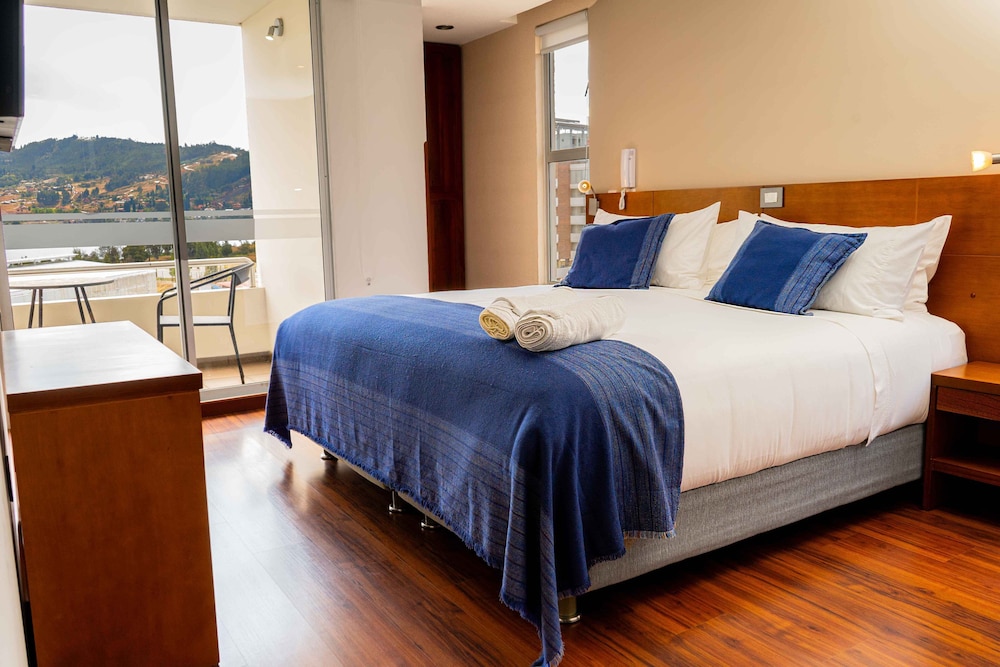 Junior Suite, Lake View photo 2