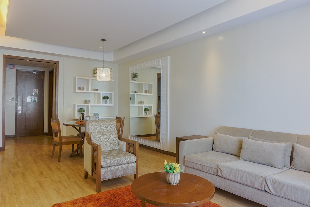 2 Bedroom Suite - Photo 12