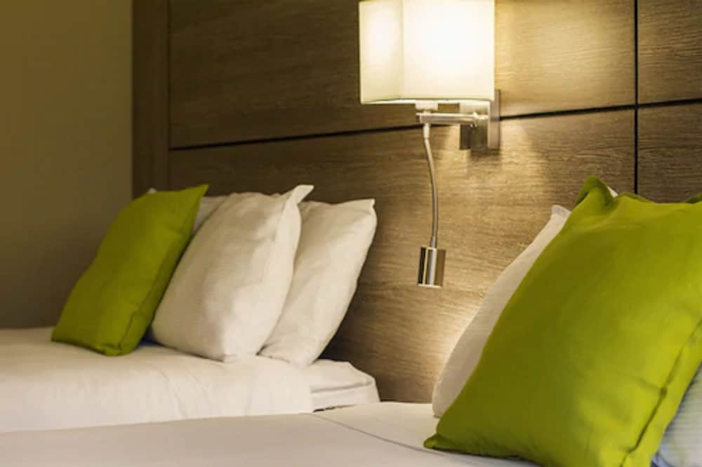 Standard Room, 2 Queen Beds - Pet Friendly($) - Photo 4