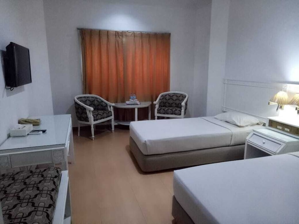 Deluxe Twin Room photo 2