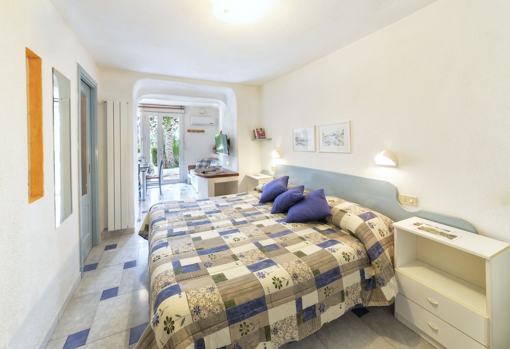 Comfort Studio, Multiple Beds, Pets Allowed, Garden View photo 1