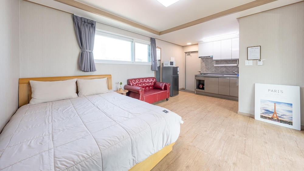 Basic Room, 1 Bedroom (301) - Photo 4