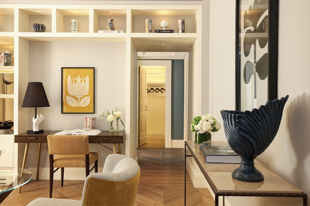 Two Bedroom Family Room (Non Smoking) thumbnail 5