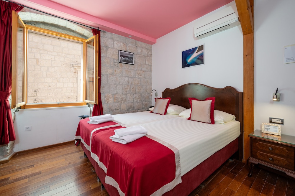 Triple Room - Photo 10
