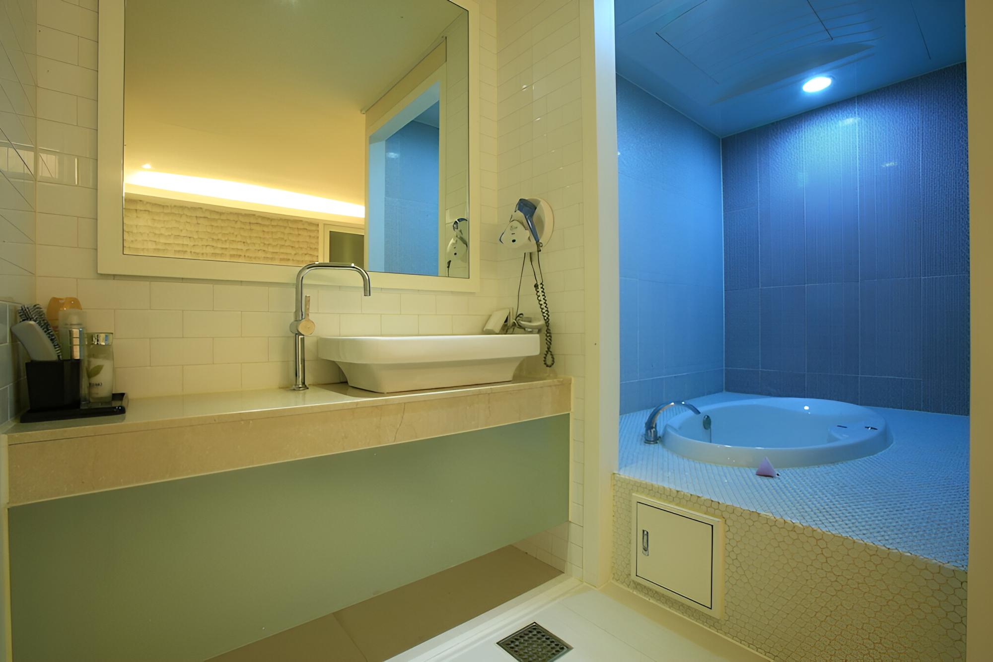 Room (Family room (4 persons)) - Photo 10