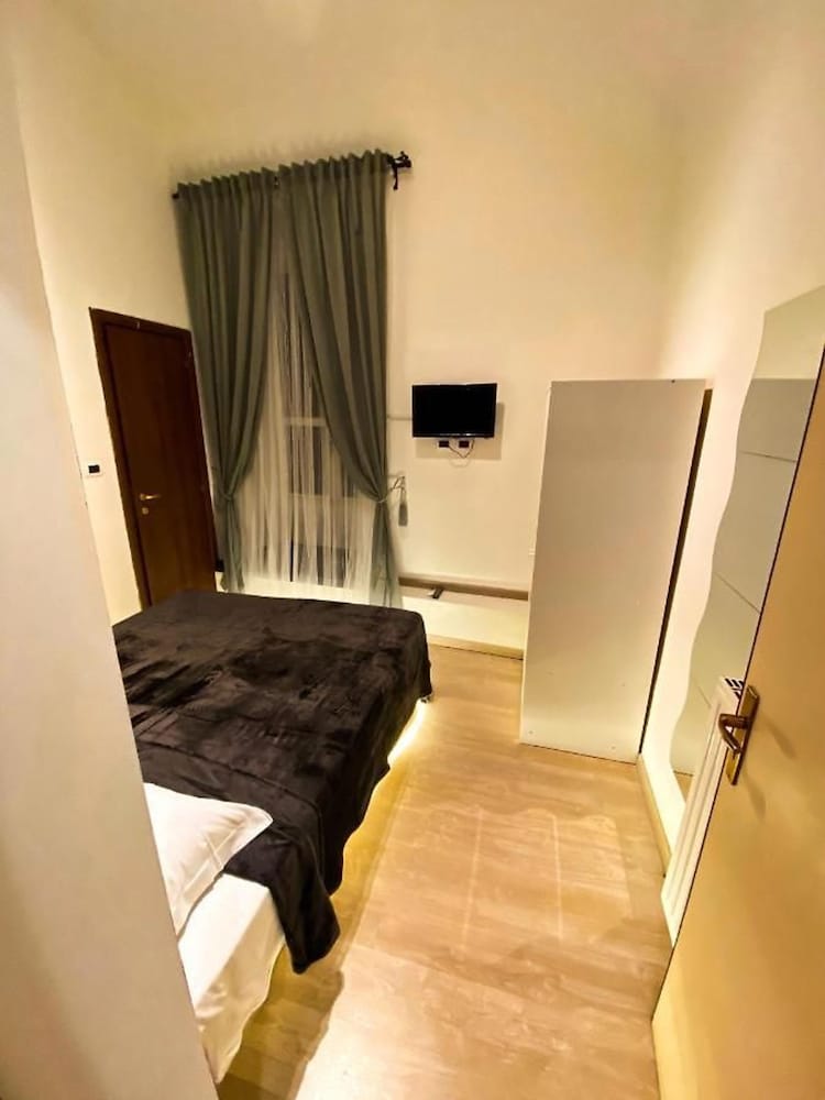 Classic Double or Twin Room, Private Bathroom
