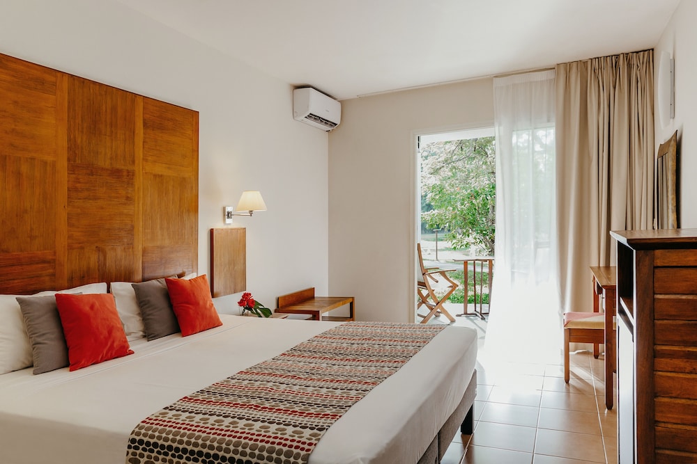 Standard Room, 1 King Bed - Photo 9