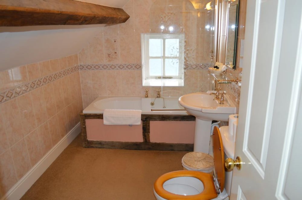 Family Room photo 3