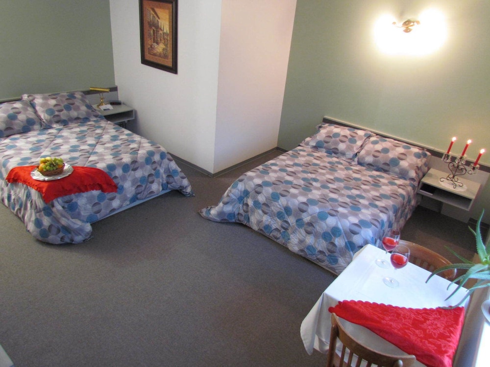 Classic Room, 2 Double Beds photo 2