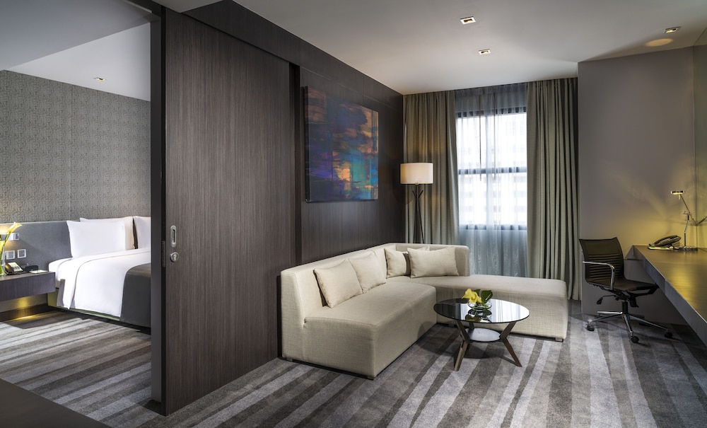 Suite, 1 Bedroom, City View thumbnail 5
