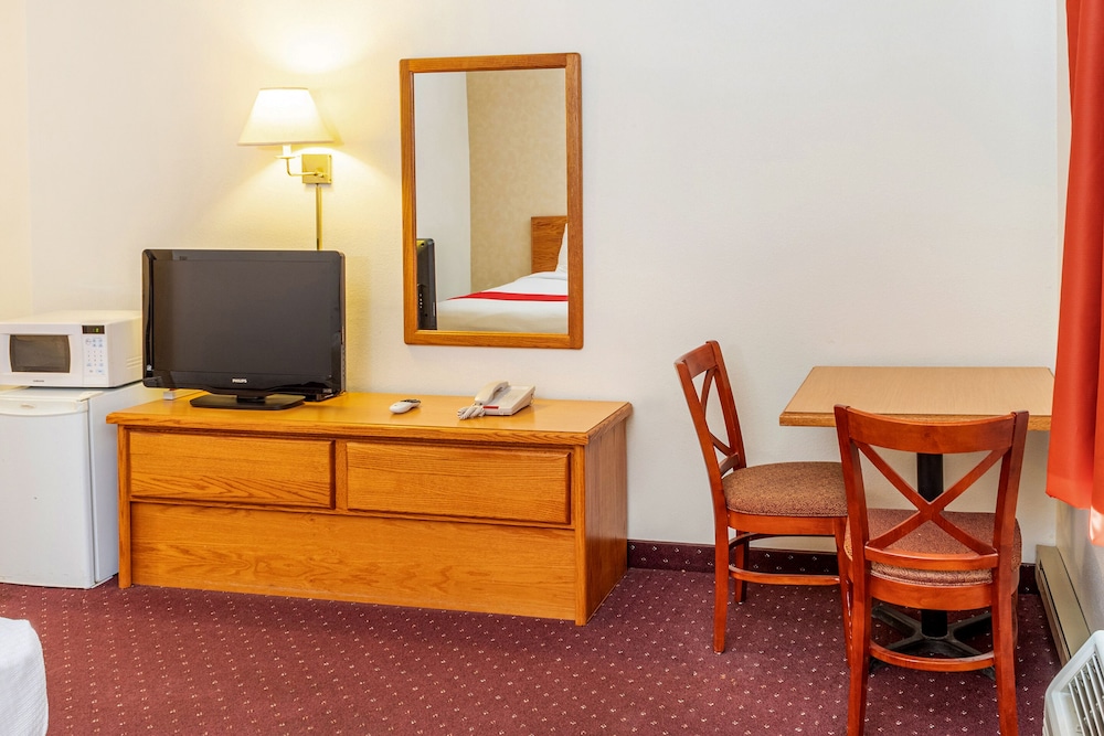 Premium Room, 1 Queen Bed photo 3
