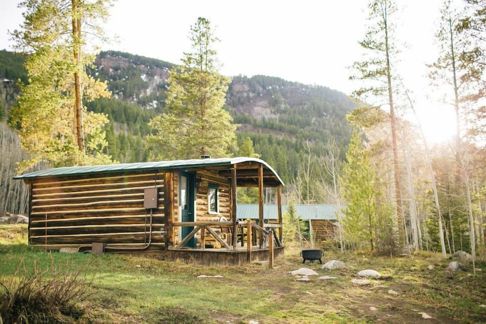 Snug Cabin