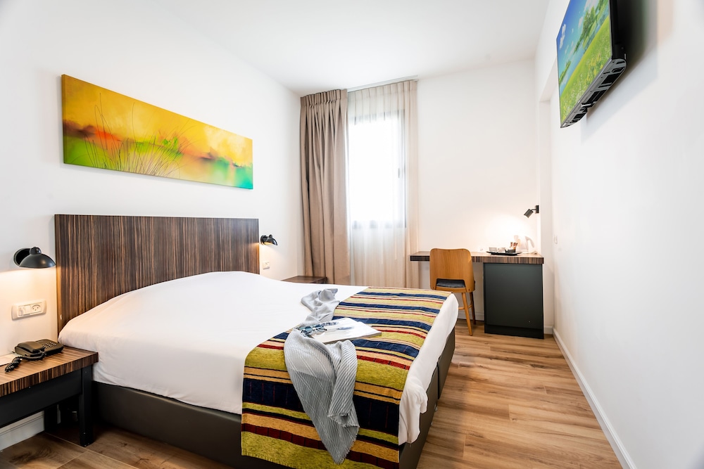 Basic Double Room