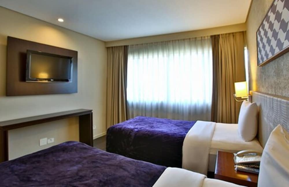 Executive Suite, 2 Twin Beds