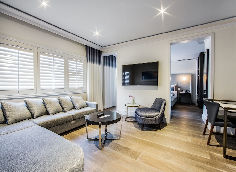 Suite, 1 Bedroom, Accessible (Mobility,Roll-In Shower)