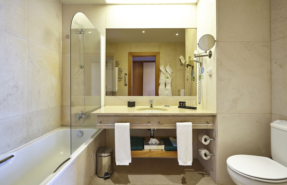 Standard Twin Room - Photo 6
