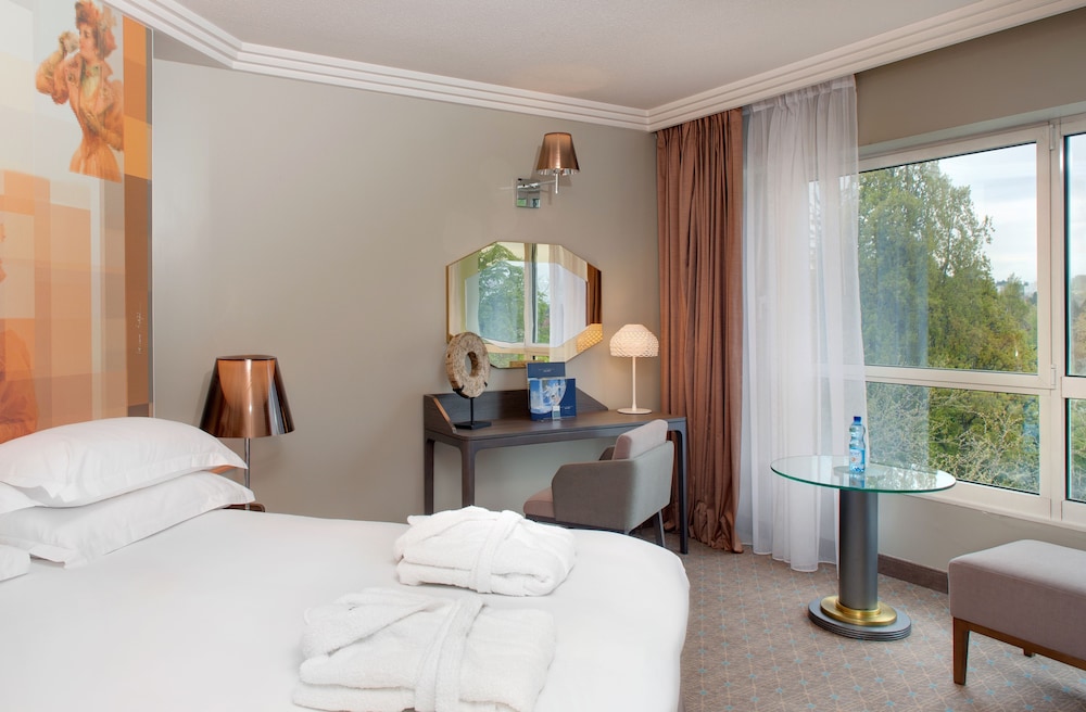 Deluxe Suite - Photo 2