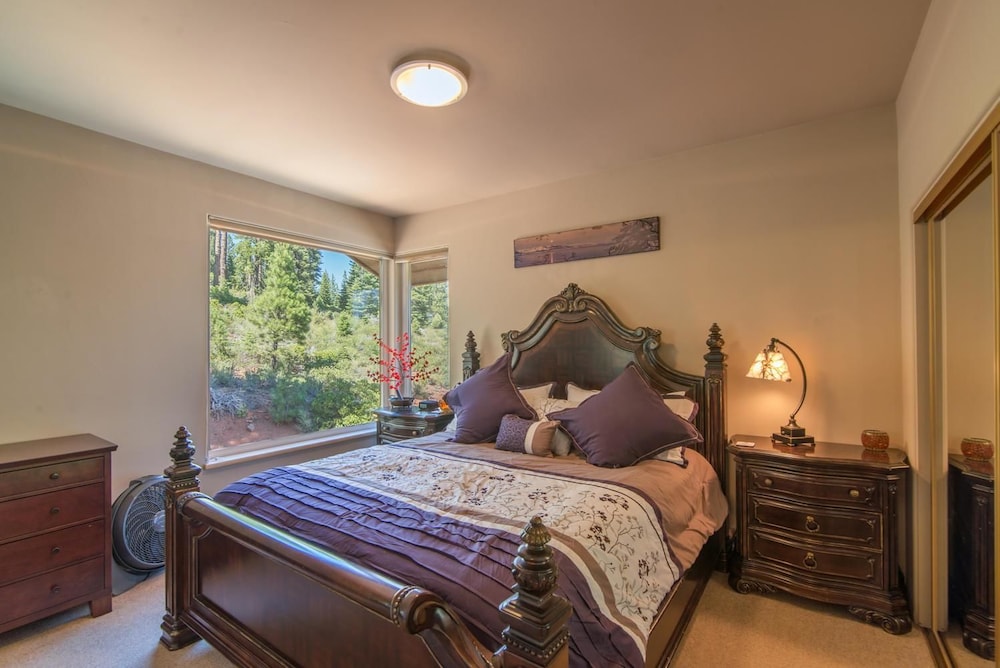 Comfort House, 4 Bedrooms, Mountainside photo 1
