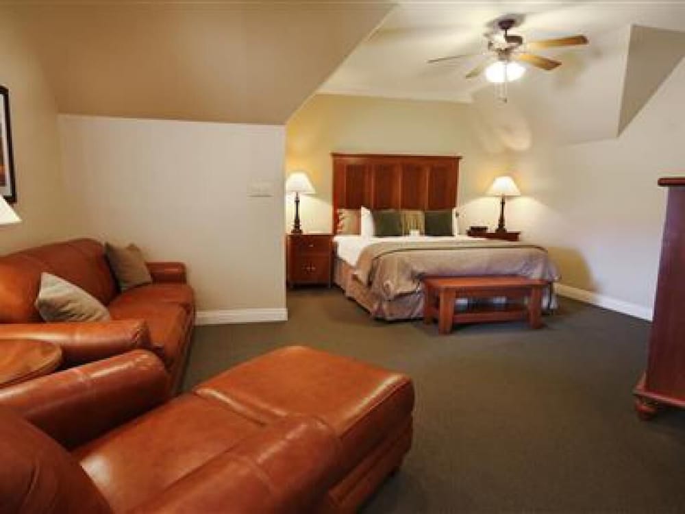 Quadruple Room, Ensuite (306 Pavilion Suite) - Photo 1