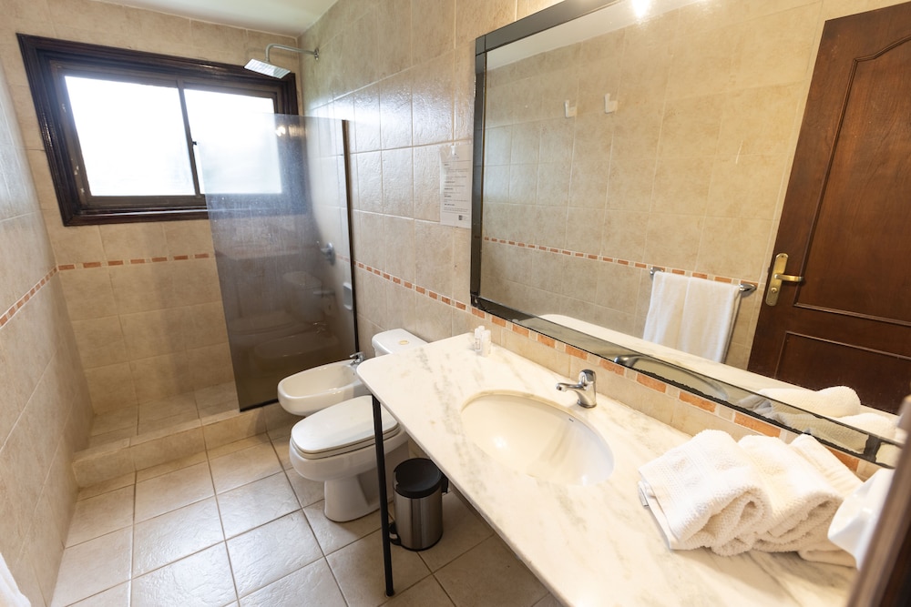 Standard Double or Twin Room photo 2