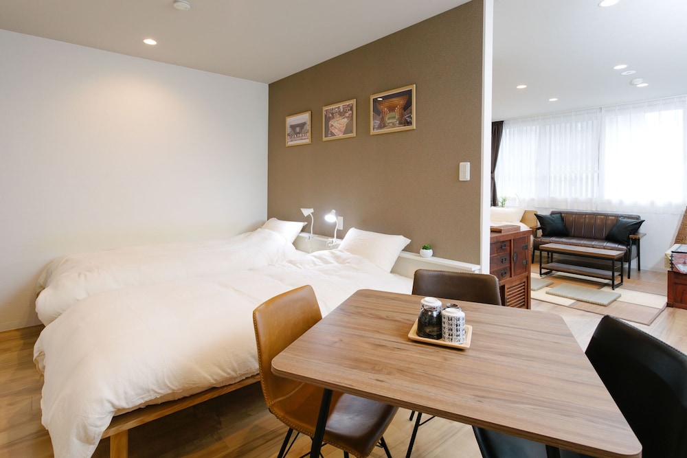 Basic Apartment photo 3