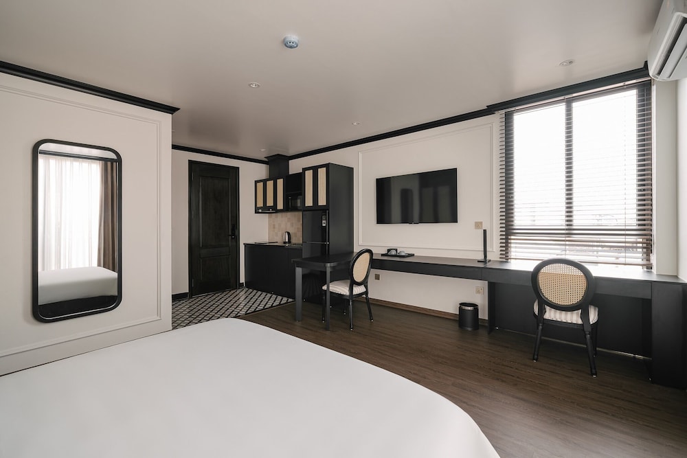 Junior Studio Suite, City View