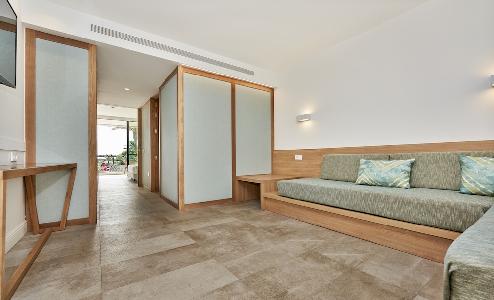 Family Suite, Terrace, Poolside (Swim Up) - Photo 6