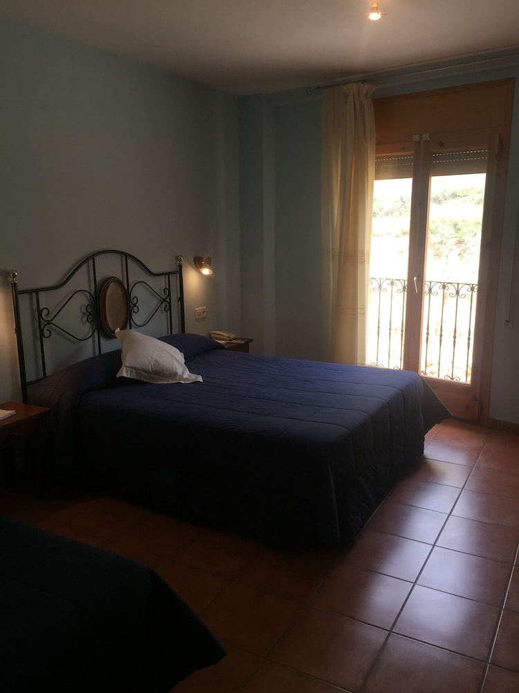 Family Triple Room (Two adults and one child)