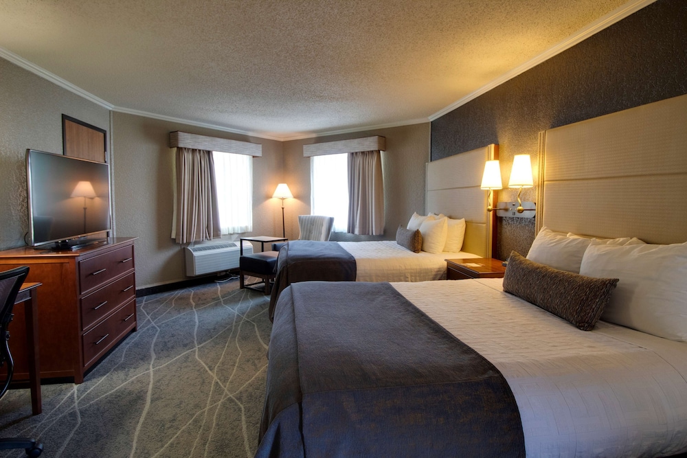 Standard Room, 2 Queen Beds, Non Smoking, Refrigerator & Microwave (with Sofabed)