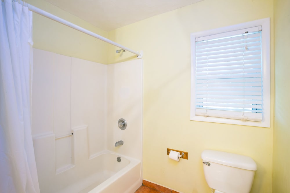 #23 (2BR, 2BA King Beach House: 2 King + 2 Murphy) photo 3