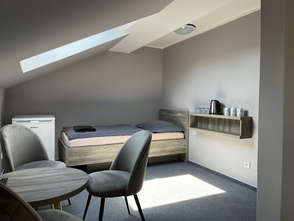 Basic Triple Room photo 3