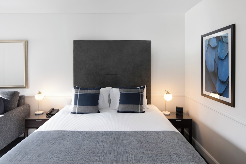 Superior Room (Bath & Balcony) - Photo 4